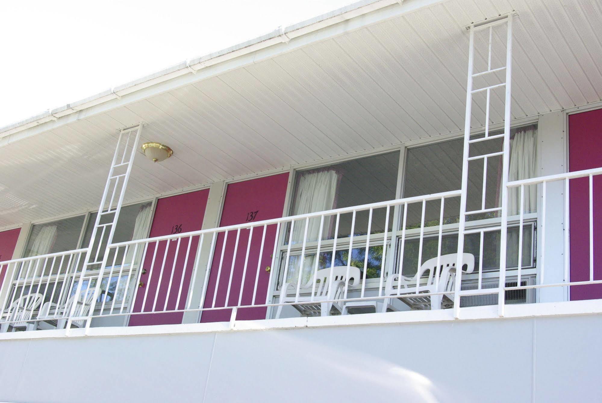 Grand Traverse Motel Traverse City Ngoại thất bức ảnh
